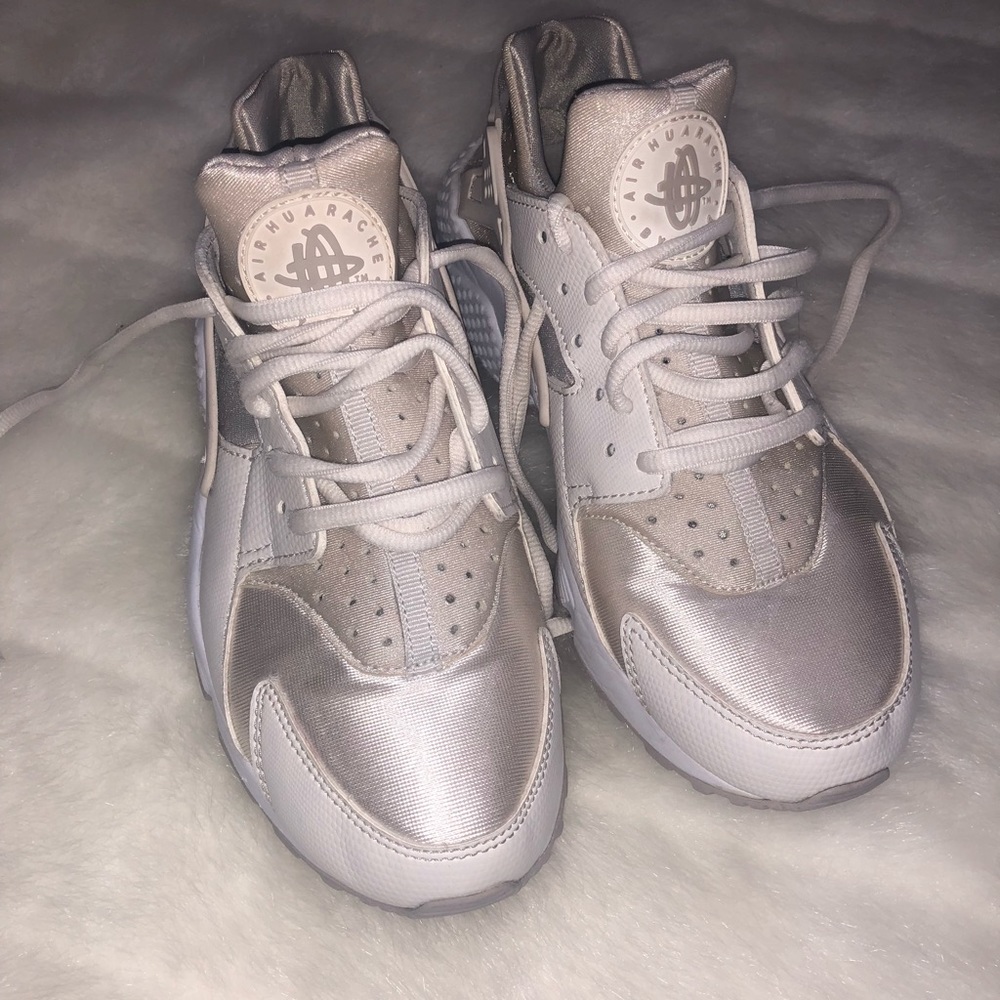 Pearl Nike Huaraches